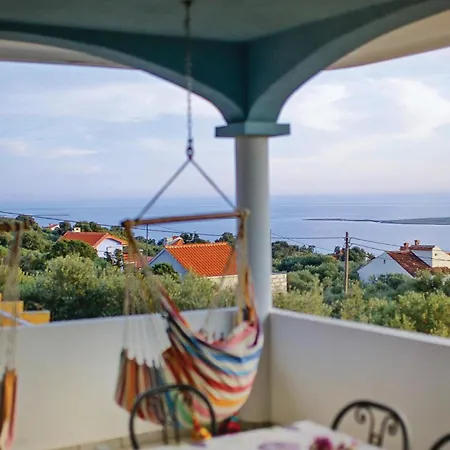 Four-bedroom In Nyaraló Premuda