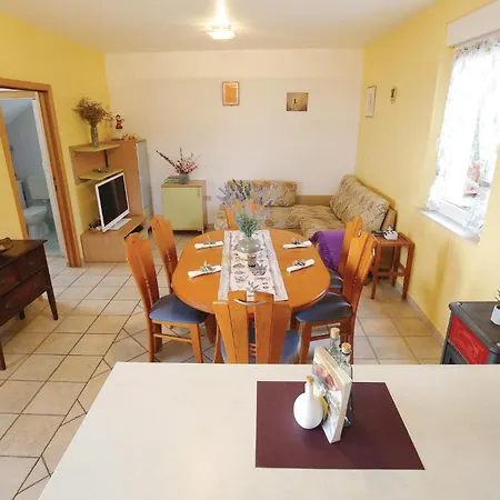 Holiday home Four-bedroom In Premuda